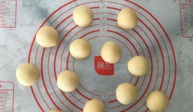 这种饼比面包好吃,不加一滴水就能做,超级松软