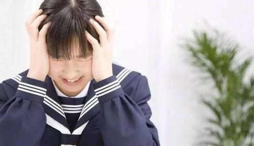 关爱|16岁男孩洗澡,妈妈执意要看,儿子怒踹玻璃割断脚筋