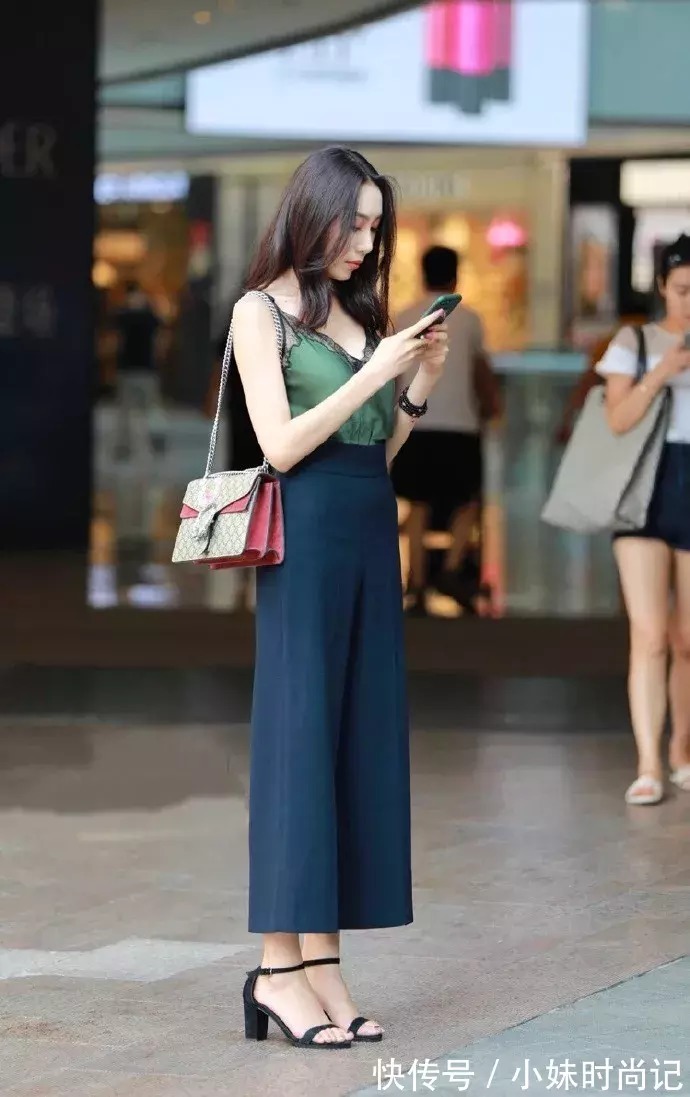 蕾丝|初秋逛街搭配高跟鞋,走到哪里都是焦点