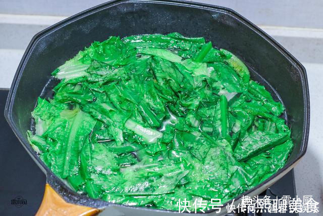 油麦菜|很多人不认识这种蔬菜,每天炒一盘,肠道通畅了,胖人越吃越瘦