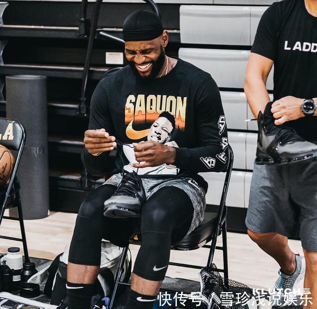 大容量 霸气外露!詹姆斯上脚亲晒 LeBron 19 实物!可给他乐坏了