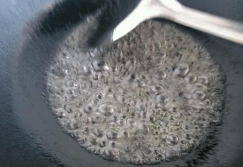 炒糖色，用水还是用油？区别挺大的，学会详细做法，红亮不发苦