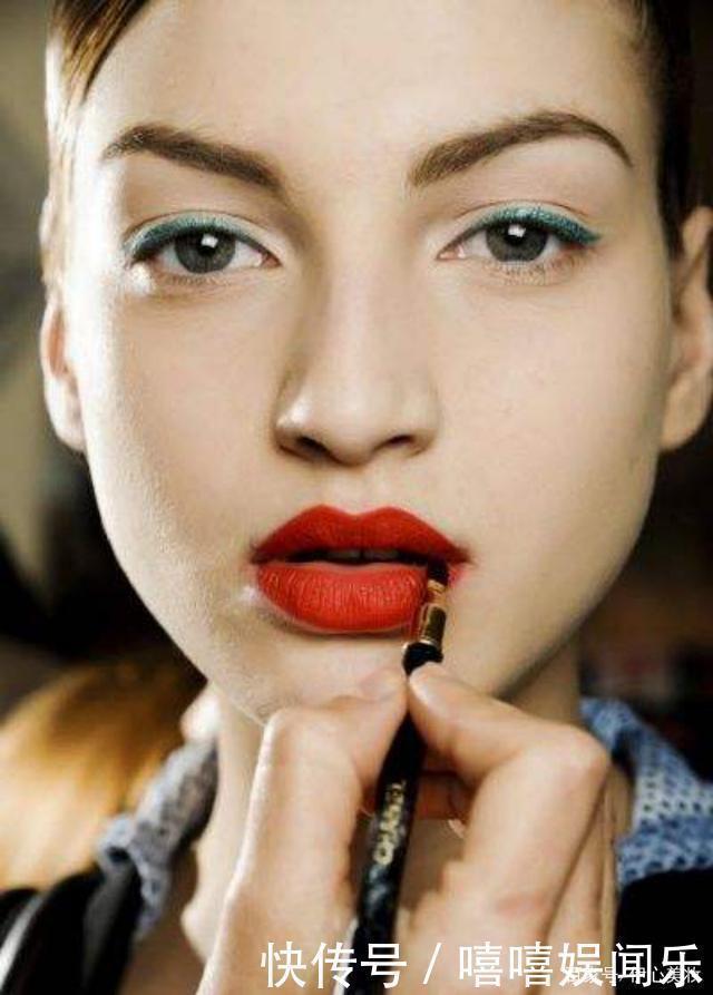 唇部|“长期涂口红”和“不涂口红”嘴唇,有3大区别,看完还化妆吗