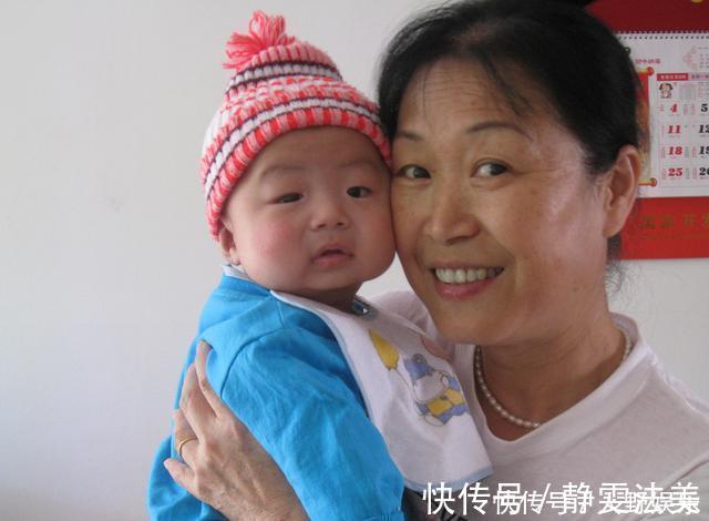 小孩子|从小跟奶奶睡和跟妈妈睡的孩子，10年后差距明显，家长们要重视！