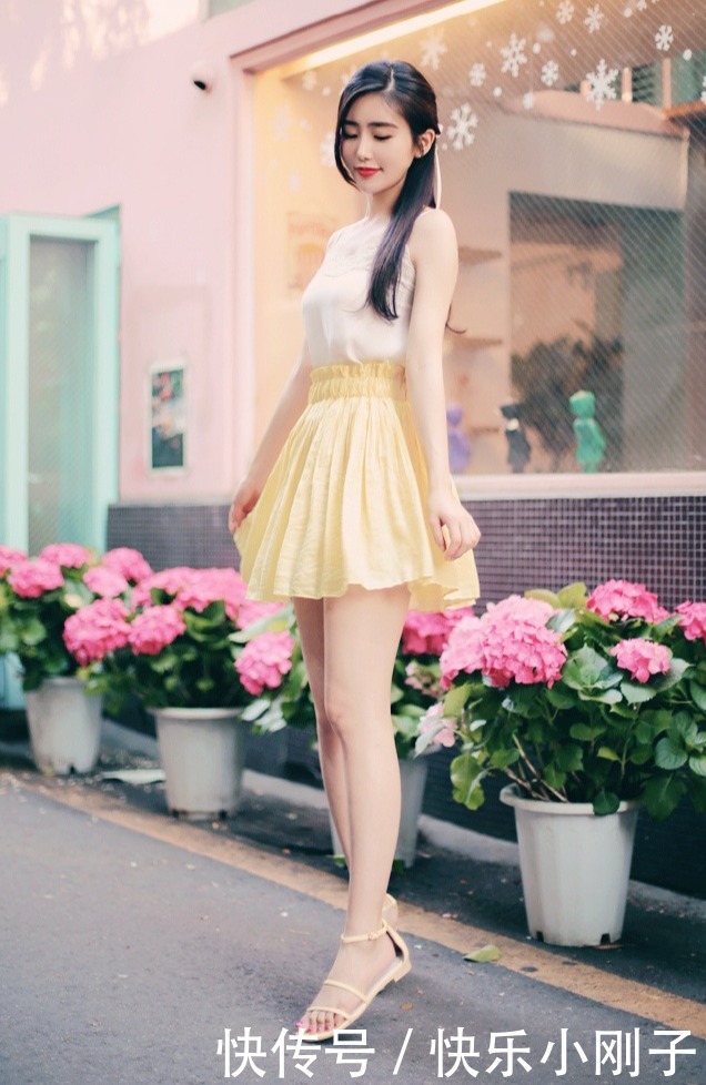 不挑身材的半身裙,自在搭配,秀出优雅娇俏的气质