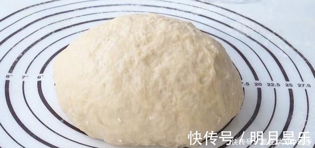 懒人面包的做法,告诉你技巧,轻松揉出手套膜,柔软拉丝好好吃