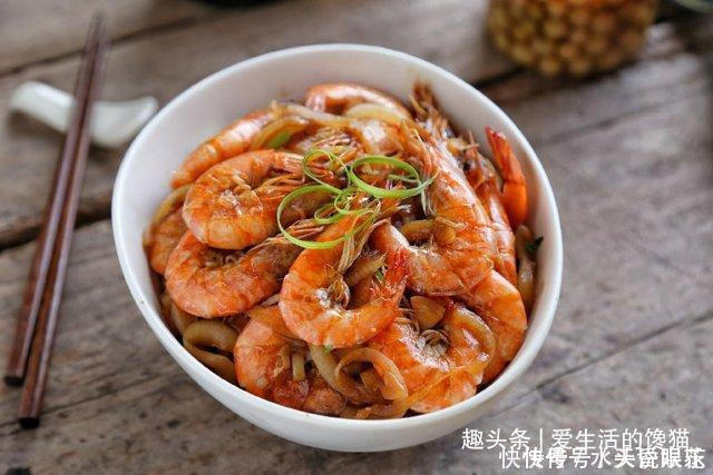 婆婆100元买的菜,做成4菜1汤,家人吃得津津有味,网友够本了