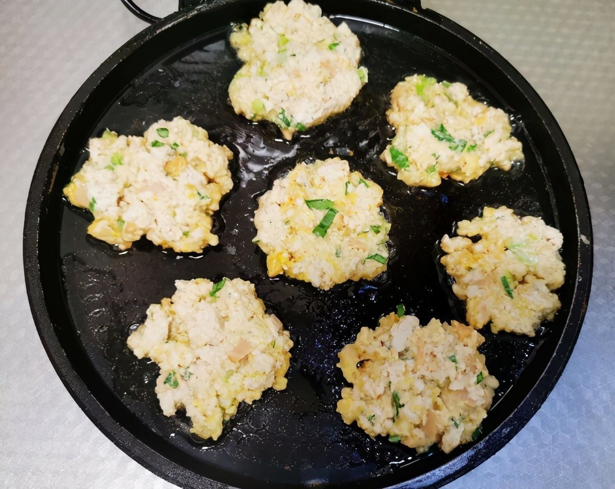 勺子|外酥里嫩的家常豆腐饼，吃起来格外香