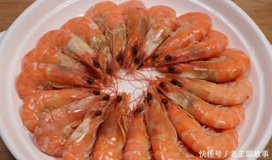 吃虾到底要不要去虾线60岁老渔民告诉你答案，很多人都被误导了