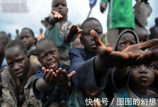 新王&非洲一部落,16岁男子继承酋长,同时继承76个妻子及400多个子女