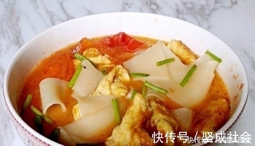 海苔|剩的饺子皮别扔!用它做4种美食,太好吃了,就是这么“神奇”!