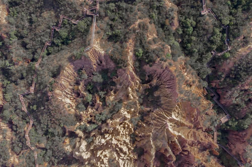 云南南涧不是只有无量山，这里有个土林不输元谋，关键还不要门票