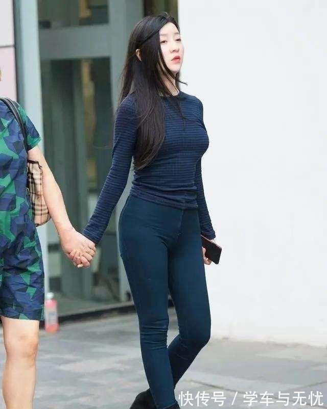 气质 宝蓝色紧身长袖搭配同色打底裤，诱惑迷人，尽显性感气质！