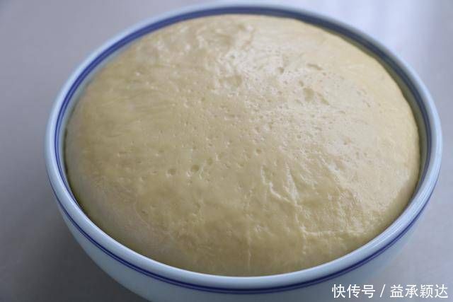 面包别再买了,自己在家做,不用黄油不用高粉,柔软拉丝真好吃!