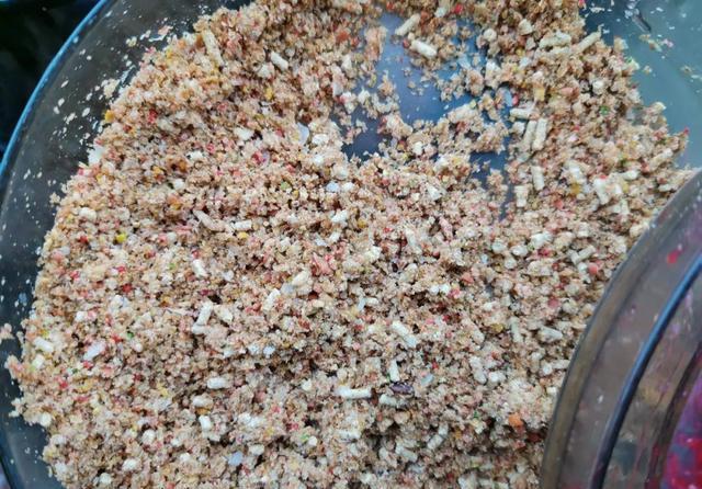 钓鱼小技巧:开完虾饵虾壳不要扔,2个方法将其变废为宝