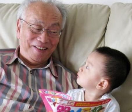 “宁可要没出息的儿子,也不要有能力的女儿”,老人的话引起热议