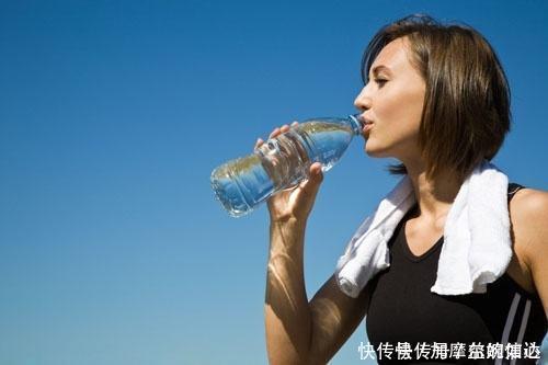 3种水果''伤胃不浅'',你若常吃,胃将''烂''得更快,劝趁早戒掉