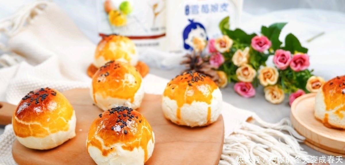 简单易上手的蛋黄酥,层层馅料包裹,香酥可口,太好吃了