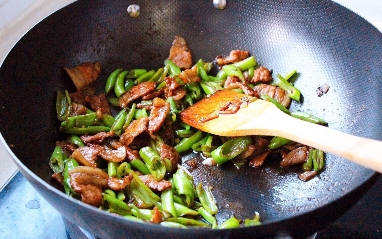 这样做出来的炒肉味道一级棒，一点也不输于饭店，又辣又开胃