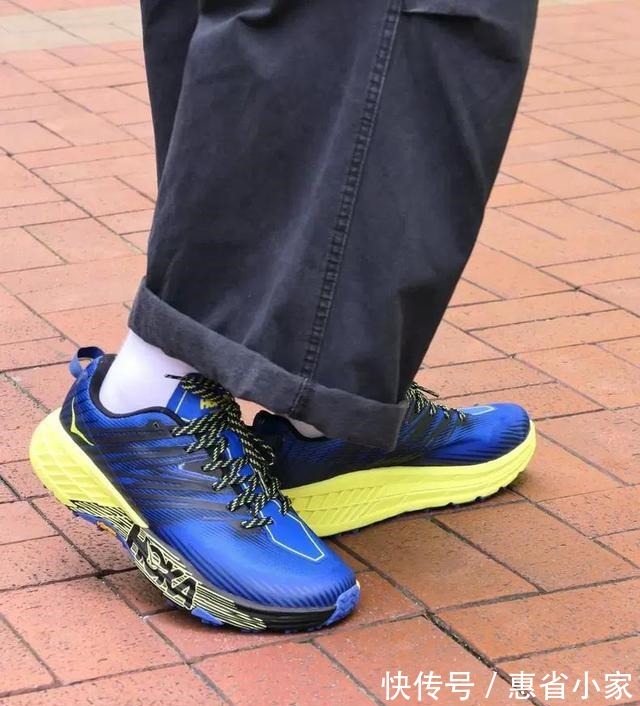 越野 越野潮搭两不误,Hoka飞速羚羊4测评!