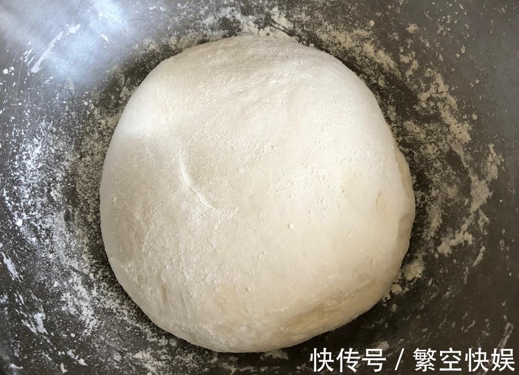 蒸馒头,记住别直接加酵母,多加一步,馒头更香更软更好吃