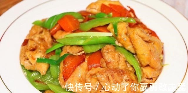 青椒|油豆腐别再煮着吃了,教你特色做法,开胃又下饭,上桌汤汁都不剩