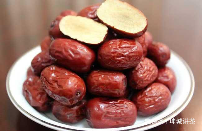 细纹|红枣加一宝泡水喝，睡眠好了，细纹和色斑淡了，肤色也越来越透亮