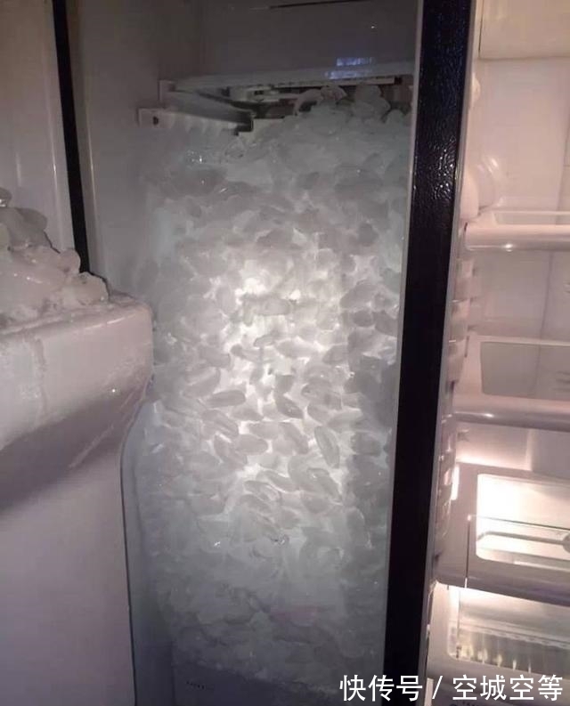 高尔夫球场#30张“活久未见”的照片:被闪电击中的木头,好像一副国画