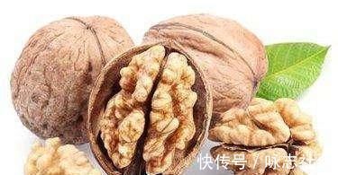 心血管疾病|核桃营养价值高，但医生却提醒我们用2种吃法反而会害了自己