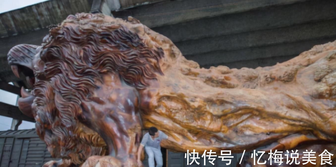 匠人@一匠人雕15米30吨重“雄狮”,称没1000万不卖,今宝物变“废品”