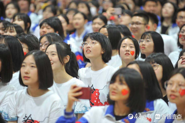 高中|回忆杀！老师制作高中三年的短片，引得同学阵阵欢呼