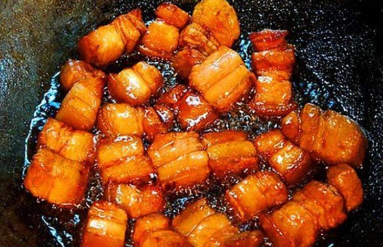 做红烧肉只用葱姜,难怪味道不香!记住多放“3个料”,肉香四溢