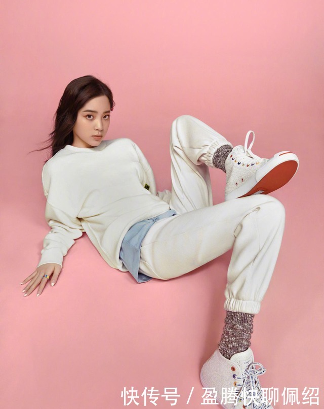 法则|秋冬不管穿啥,都要牢记“上下法则”,很多人不懂,难怪显矮胖