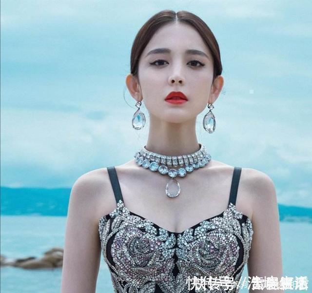 头发|你适合“披头发”还是“扎头发”,主要看这3个部位,发际线很关键