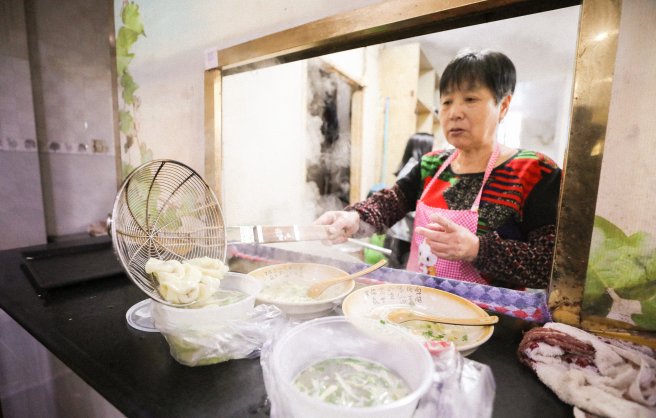 生煎包|余杭30年老店,只卖8种早点!生煎包和馄饨,满满都是儿时的味道!