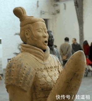 裂开|秦始皇兵马俑是用真人当模具制成的?一尊裂开的兵马俑,解开谜团