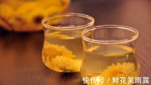 菊花茶|李时珍：菊花与“此物”搭配，坚持半个月，肾脏一天比一天健康