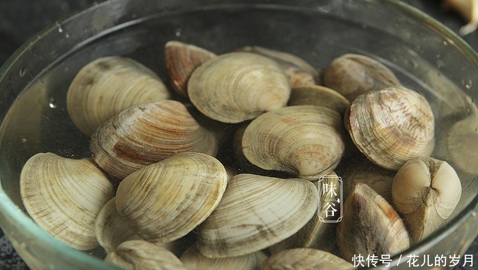 这海鲜春天最鲜嫩,和粉丝一起蒸,原汁原味又不失营养,老少都爱