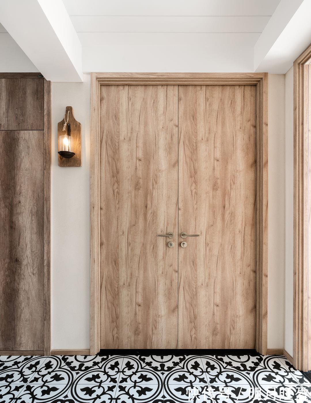 双开门|同样是原木风,她家不跟风不顺应主流,混搭出的效果让人眼前一亮