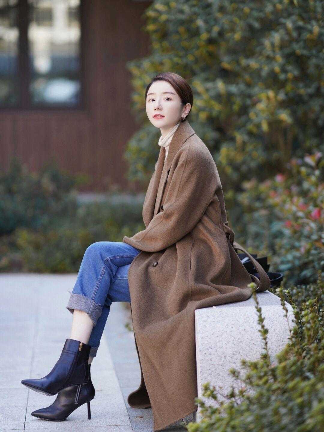 搭配|穿大衣别乱配鞋,大衣+靴子才是精致,更有气质了