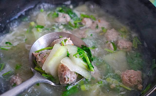 降温了，想暖和给家人多喝这汤，鲜美营养又暖胃，天气再冷也不怕