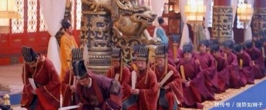 写诗|皇帝要宫女解释写诗意思，宫女直接拒绝，皇帝：要重用你