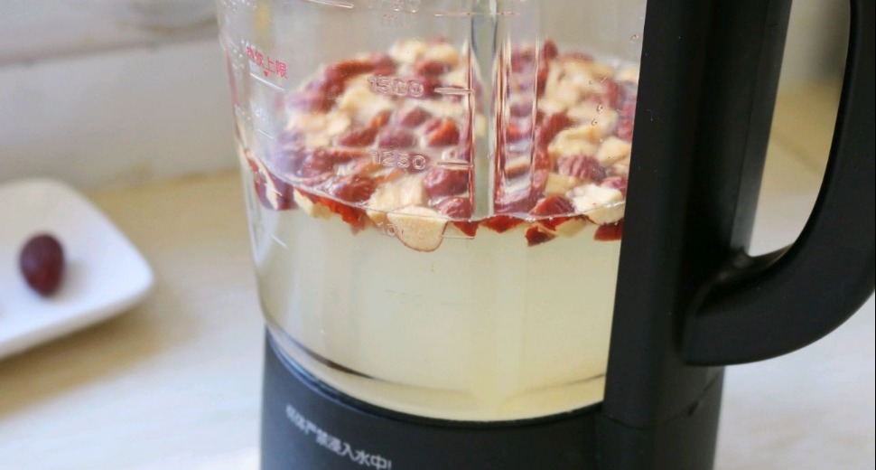 红枣|秋干气燥,早餐多喝这米糊,简单省时又营养,比喝牛奶舒服