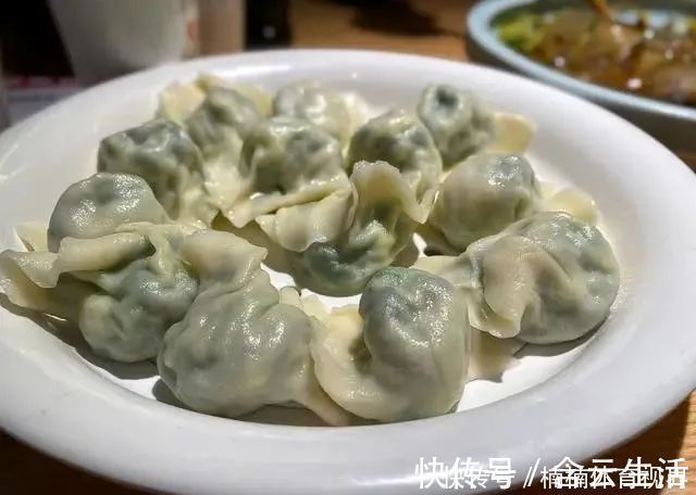 泡面|公布最长肉的主食，热量堪比“喝油”，若你爱吃，身材越来越圆润
