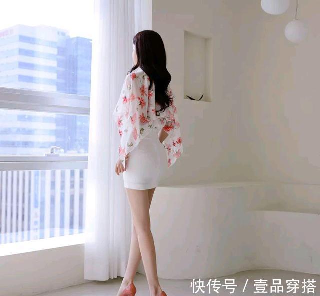 孙允珠|女神孙允珠高清时尚搭配：娇婷雨帘暮春水韵玫瑰蝶袖裙