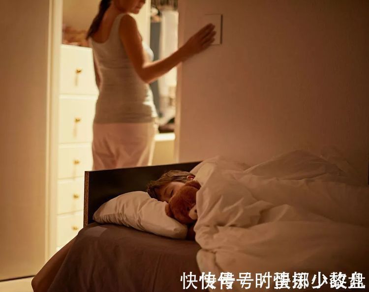 午睡|孩子这么睡,小心发育赶不上同龄人,12岁前再不纠正就来不及了