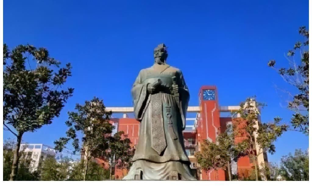 管仲|管仲有条毒计,不费一兵一卒击溃敌军,如今却被美国用到得心应手