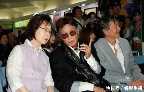 穿搭|琼瑶阿姨老的优雅,刺绣外套配短发端庄典雅,衣品如人品一样大气