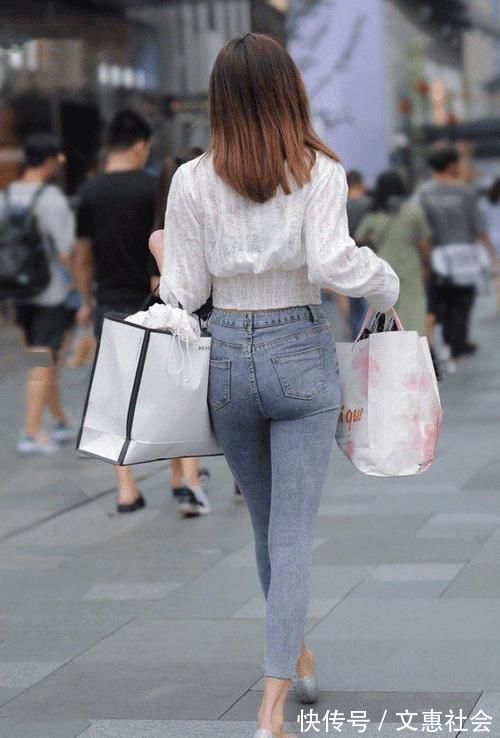 百搭 穿衣别乱选,牛仔裤百搭耐看,四季可穿,助你轻松塑造时尚造型
