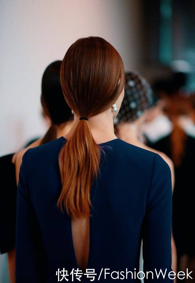 气质|低马尾的时尚超乎你的想象,任何风格无缝衔接,体现十足的魅力